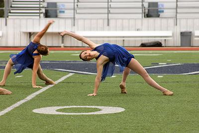 Silver Spurs, Valley Girls dominate Crowd Pleasers Hill Country Showcase