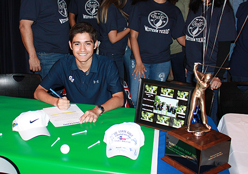 Joaquin Martinez signs his letter of intent to golf at Western Texas College. The signing took place this morning. "This is the next step in my golfing career," he said.