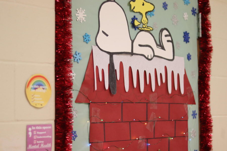 What's a Christmas without the Peanuts' Snoopy and Woodstock?