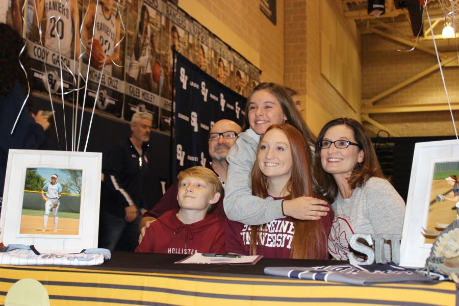 Sydney Drott signing to play at Schriener University 