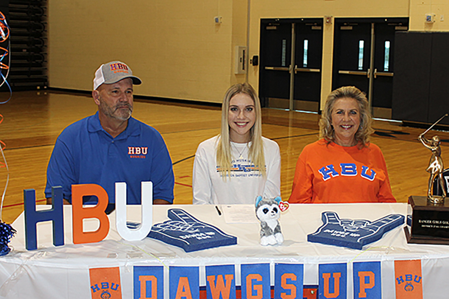 Josalyn Keller signs to play golf at Houston Baptist University.
