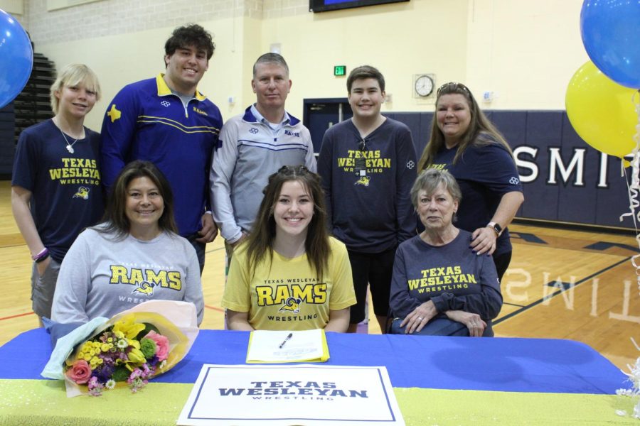 Sage Benca signed to wrestle at Texas Wesleyan University. 