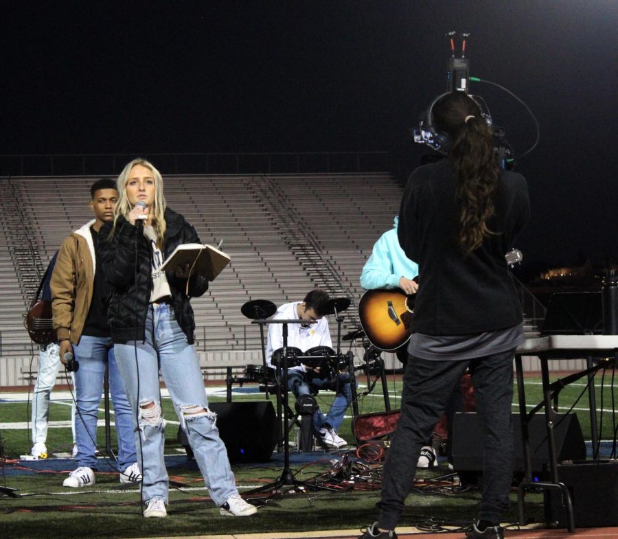 Sophomore Chandler Fuller spoke about losing her father to pancreatic cancer in the spring.