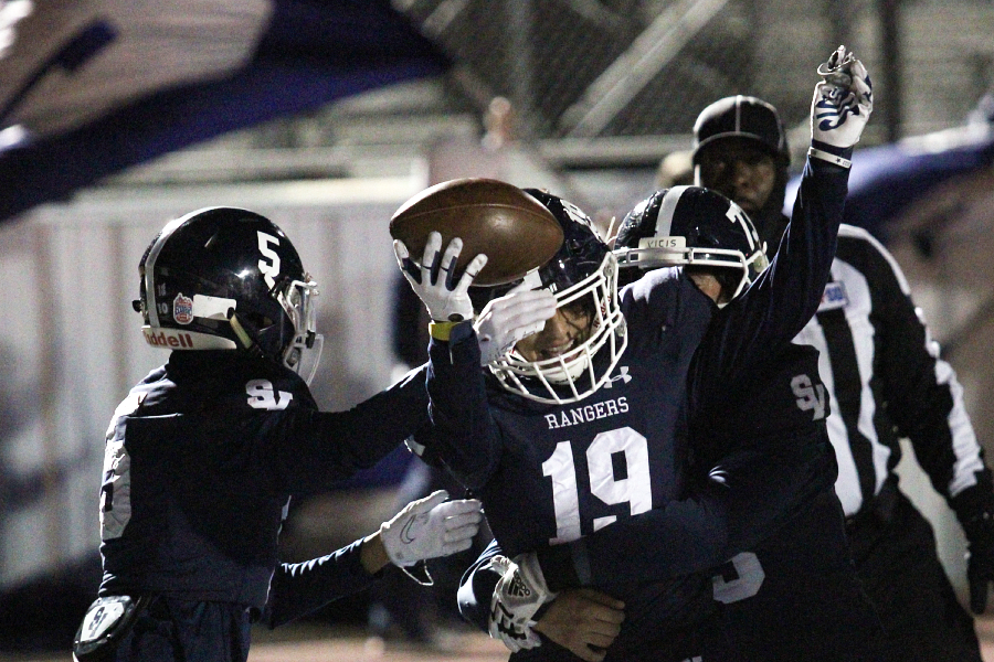 Football saddles up against Manvel