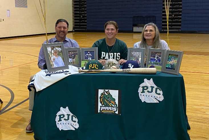 Cooper Burgess signs to Paris Junior College for baseball.