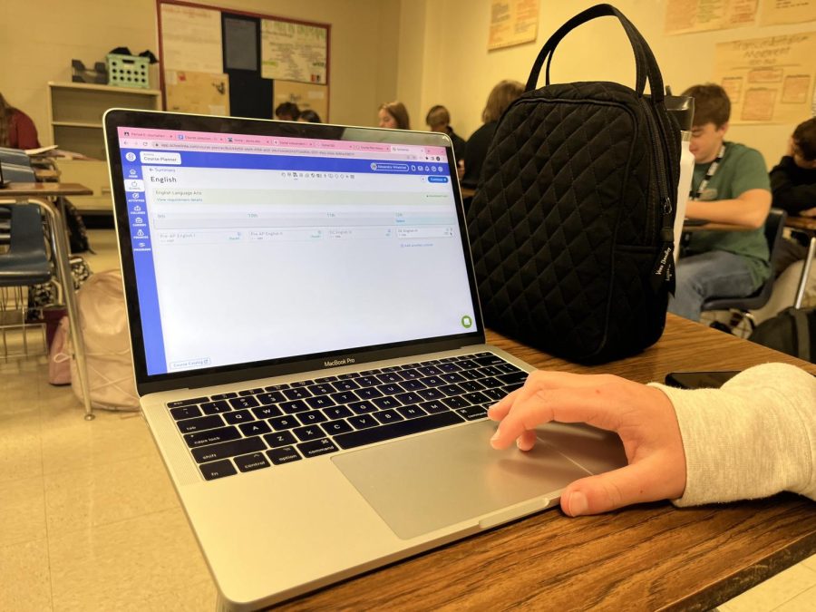 Junior Avery Pipes selects her classes for the 2023-2024 school year via School Link.