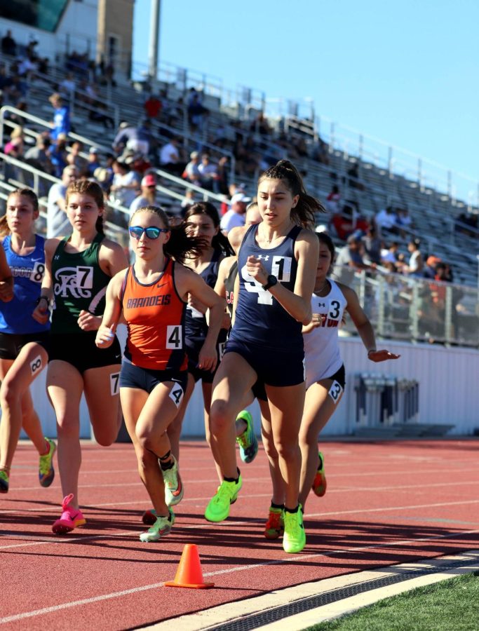 Sophomore Mia Perez starting off the 1600m race at the Ranger Relays.